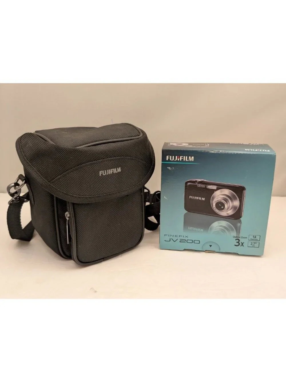 FUJIFILM Finepix JV200 14MP Digital Camera w/ Case | Black | FX-JV200B-US | USED